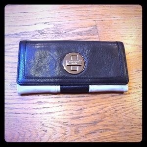 **Classic** Kate Spade Wallet
